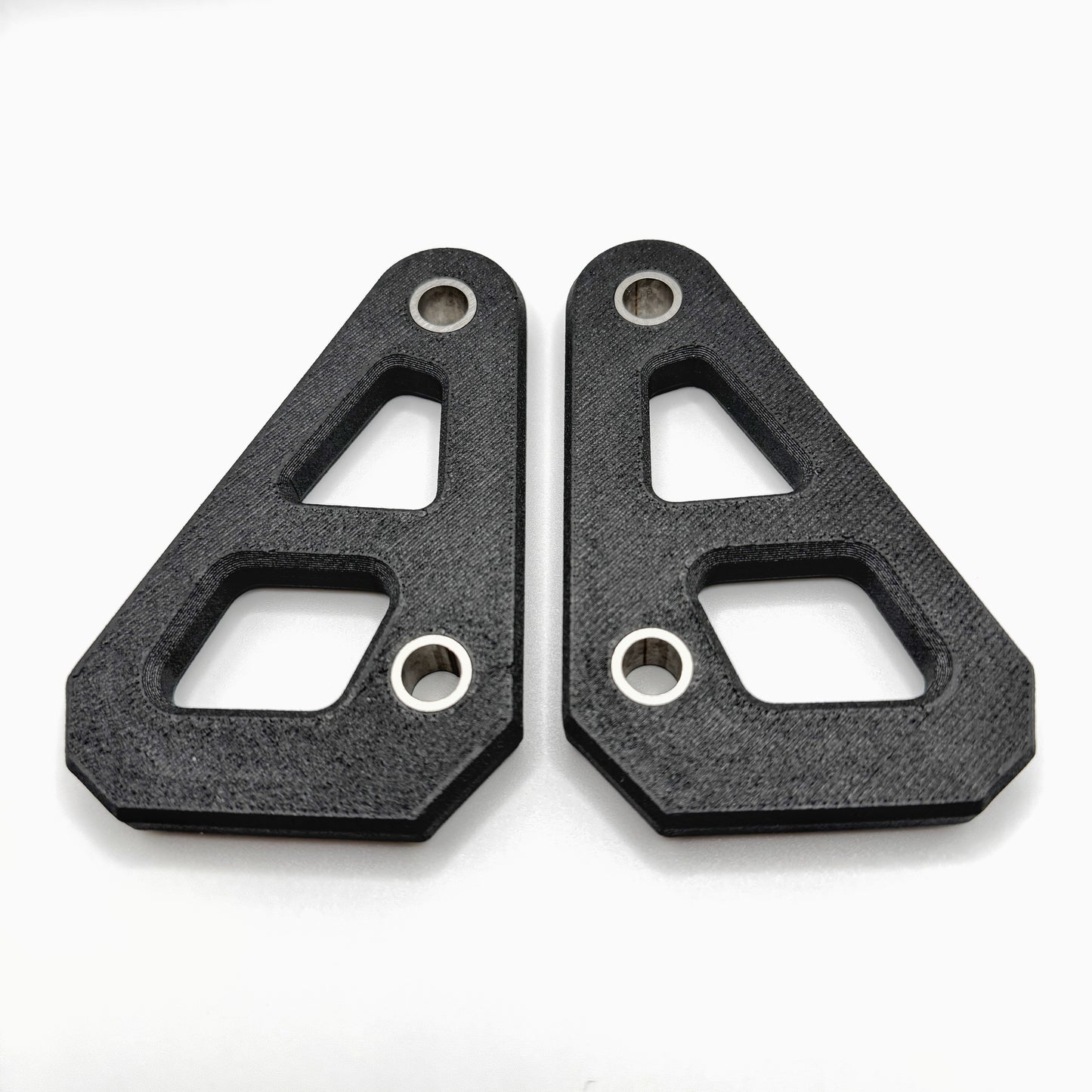 CarryPlate – Gepäckhalter-Platte für Yamaha Tenere 700 | ersetzt Soziusfußrasten