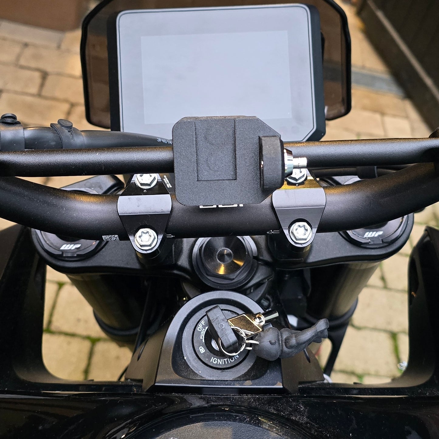 Carpuride 502 / 702 (PRO) Halterung – abschließbarer Navi-Adapter, stabil und vibrationsfest. Für viele Motorräder geeignet. Durchmesser wählbar.