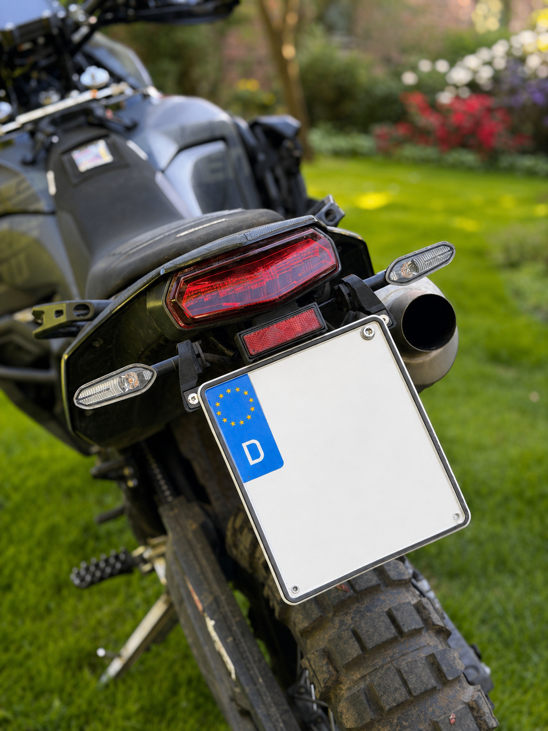 Yamaha Tenere 700 (2019-2026) Kurzer Kennzeichenhalter - auch für hohe Auspuffanlagen