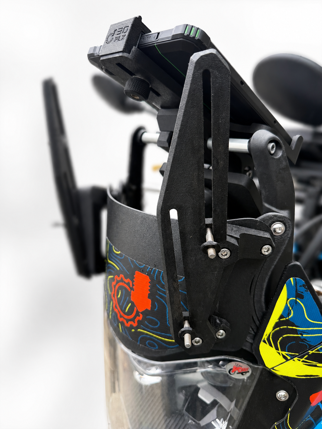 Scheibenwinkel-Adapter / Windshield Spacer – Yamaha Ténéré 700 – Platz für Navi & Roadbook