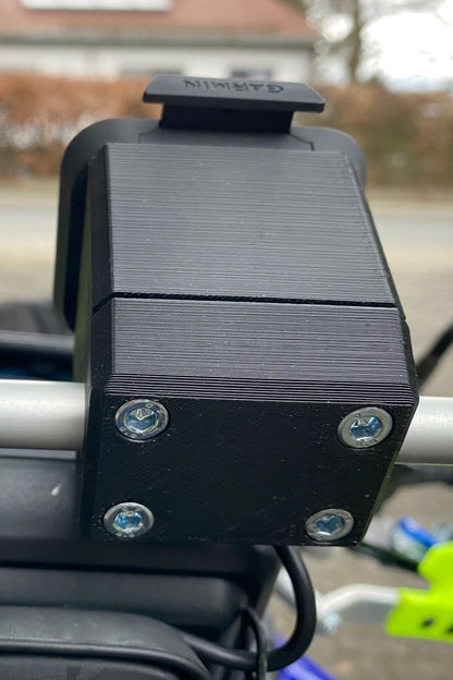 Garmin Zumo Montana Navi Halter 12mm Klemmung / 38mm x 30mm AMPS Standard
